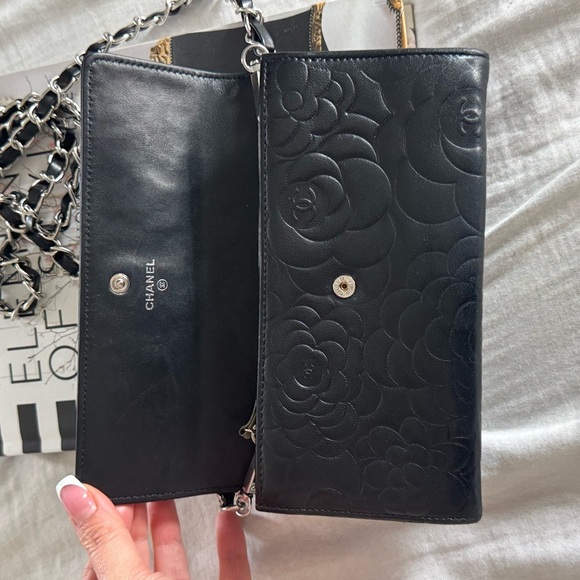 Chanel Black Floral Embossed Shoulder Bag - Picture 4 of 12